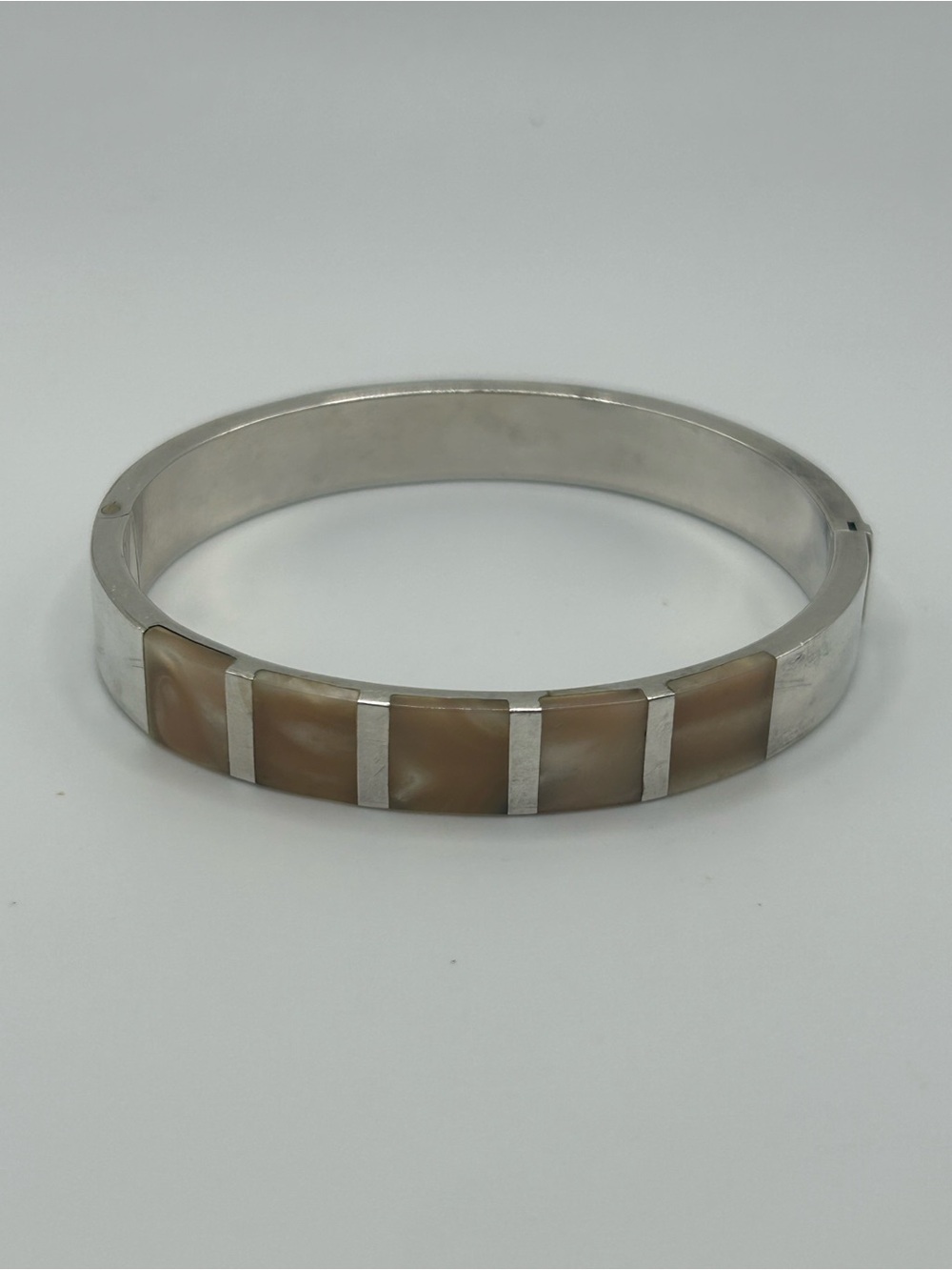 #210778-100526 Vintage 925 sterling silver mother of pearl bangle